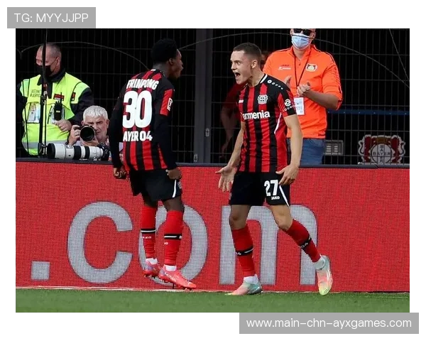 德甲勒沃库森锋线连环压迫,胜利手到擒来——从战术到装备的全方位解码 德甲勒沃库森锋线连环压迫,胜利手到擒来——从战术到装备的全方位解码