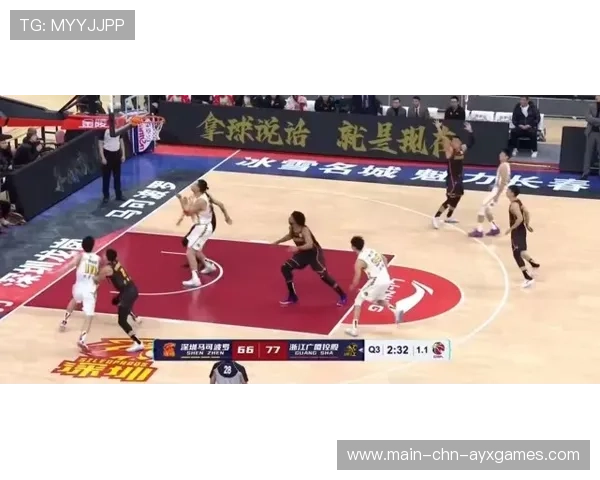 布克压哨三分精准命中,凤凰城主场震动