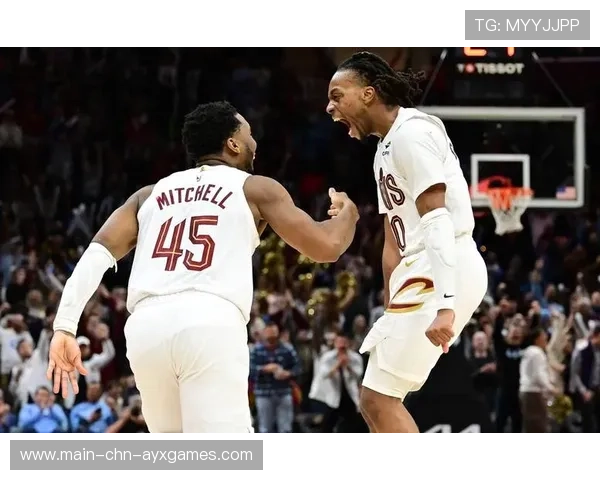 加兰中场组织练习连送妙传